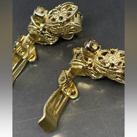 Vntg Art Nouveau Purple Crystals Goldtone Filigree Pin/clip earring set. - Picture 9 of 16